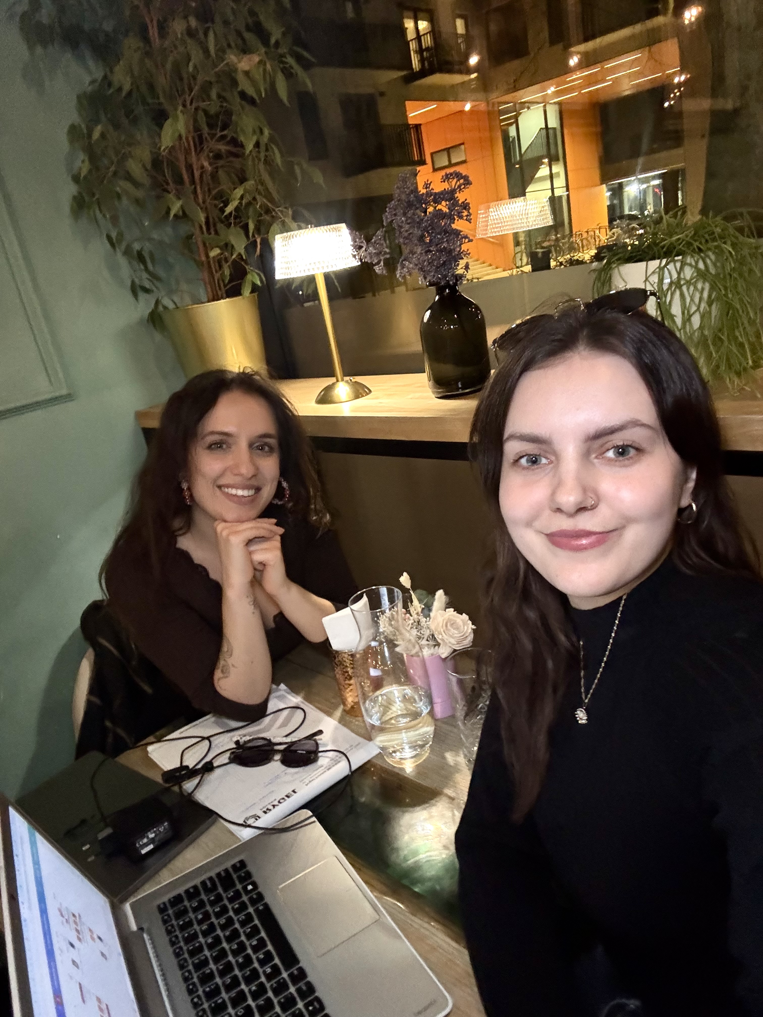 Oliwia i Ewa - założycielki projektu